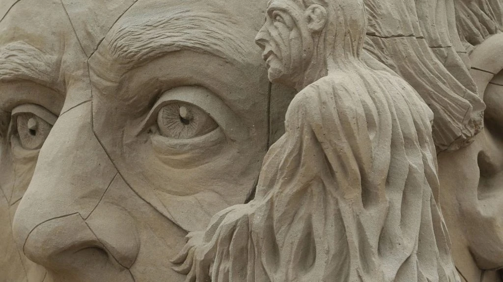 Zandsculpturen in Elburg: hoe leuk is Zandverhalen?