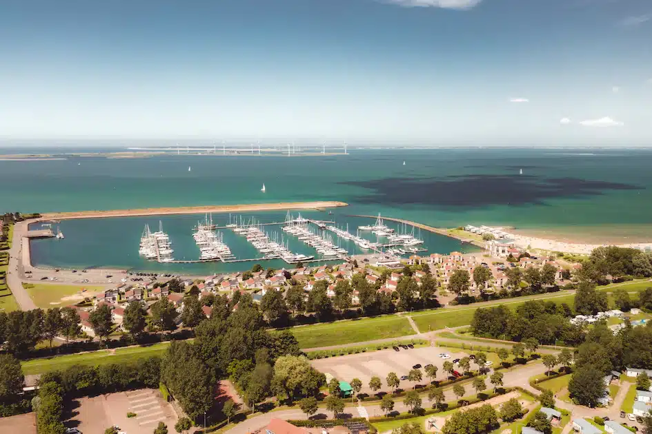 Vakantiepark aan zee in Nederland