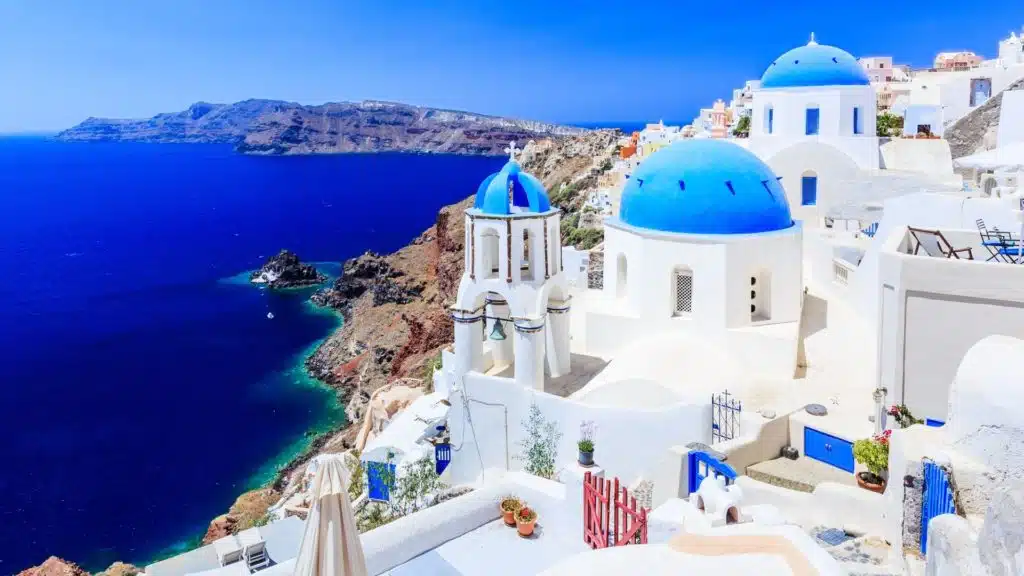 Waarom wil je op vakantie naar Santorini? Voor deze bezienswaardigheden!