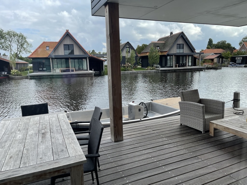 Onze vakantie naar Vakantiepark Waterstaete Ossenzijl: een eigen villa met boot!